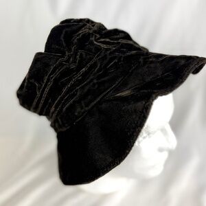 Debra Rhodes for Bloomingdales Dk Brown Velvet Bucket Hat XL Packable Excellent